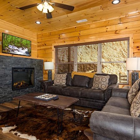 5Bd5B Escape Cabin With 2 Hottubs, Thtr &Game Rm,1Mi To The Parkway! 4Mi To Dollywood - Spring Deal ピジョンフォージ エクステリア 写真
