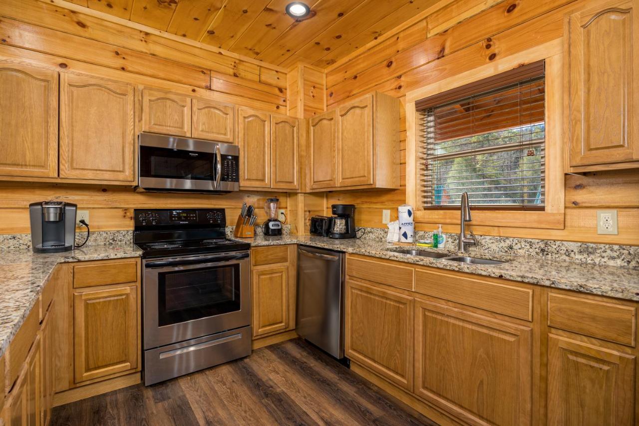 5Bd5B Escape Cabin With 2 Hottubs, Thtr &Game Rm,1Mi To The Parkway! 4Mi To Dollywood - Spring Deal ピジョンフォージ エクステリア 写真