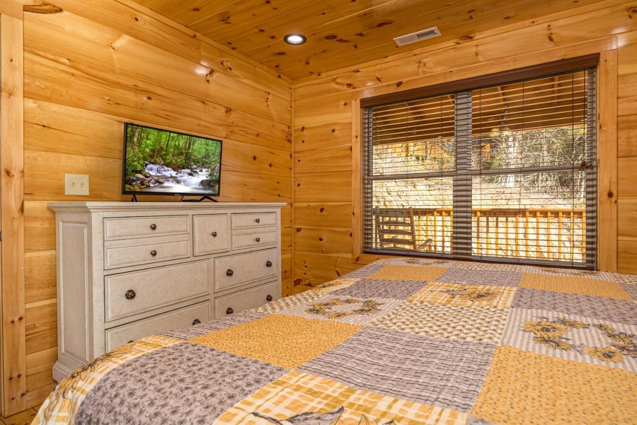 5Bd5B Escape Cabin With 2 Hottubs, Thtr &Game Rm,1Mi To The Parkway! 4Mi To Dollywood - Spring Deal ピジョンフォージ エクステリア 写真