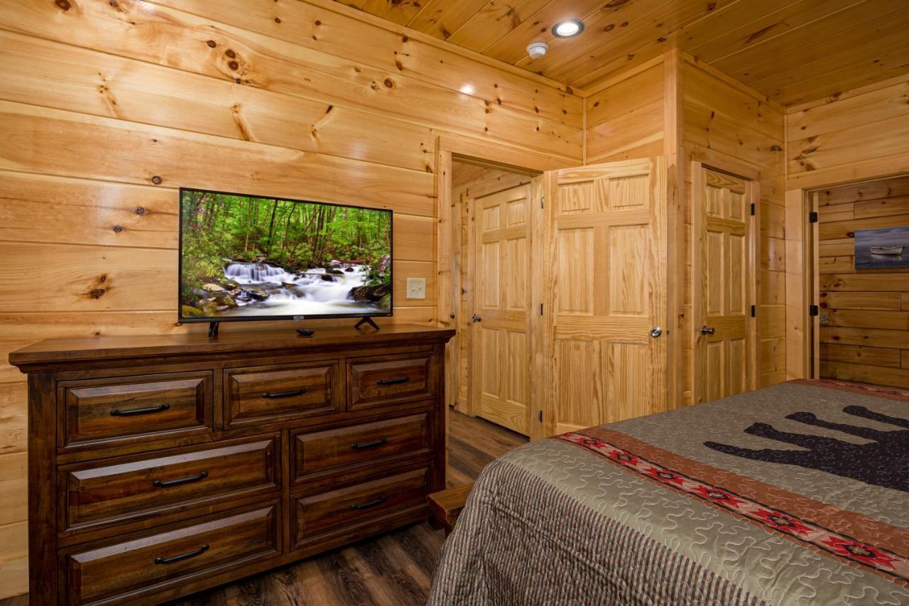 5Bd5B Escape Cabin With 2 Hottubs, Thtr &Game Rm,1Mi To The Parkway! 4Mi To Dollywood - Spring Deal ピジョンフォージ エクステリア 写真