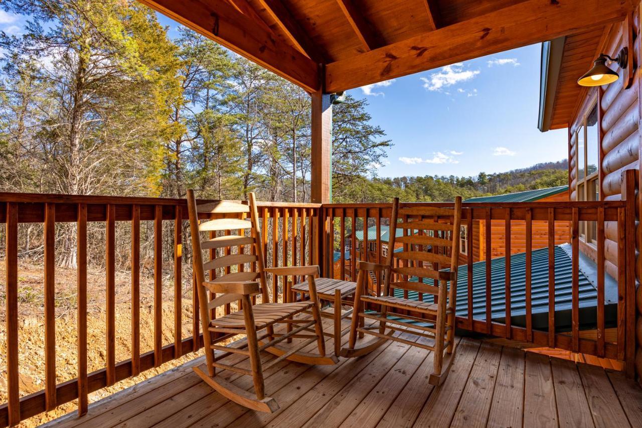 5Bd5B Escape Cabin With 2 Hottubs, Thtr &Game Rm,1Mi To The Parkway! 4Mi To Dollywood - Spring Deal ピジョンフォージ エクステリア 写真