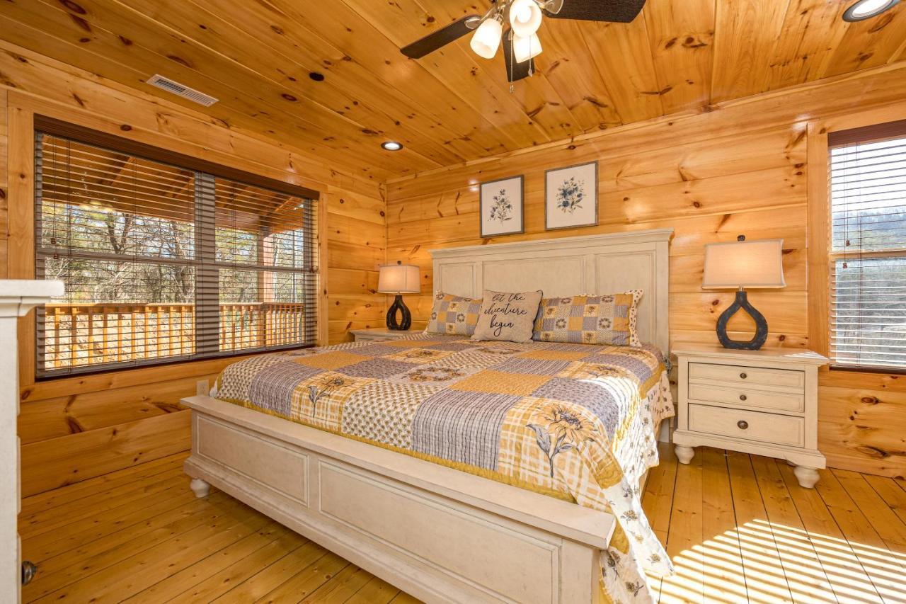 5Bd5B Escape Cabin With 2 Hottubs, Thtr &Game Rm,1Mi To The Parkway! 4Mi To Dollywood - Spring Deal ピジョンフォージ エクステリア 写真