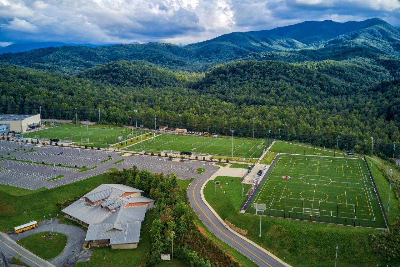 5Bd5B Escape Cabin With 2 Hottubs, Thtr &Game Rm,1Mi To The Parkway! 4Mi To Dollywood - Spring Deal ピジョンフォージ エクステリア 写真