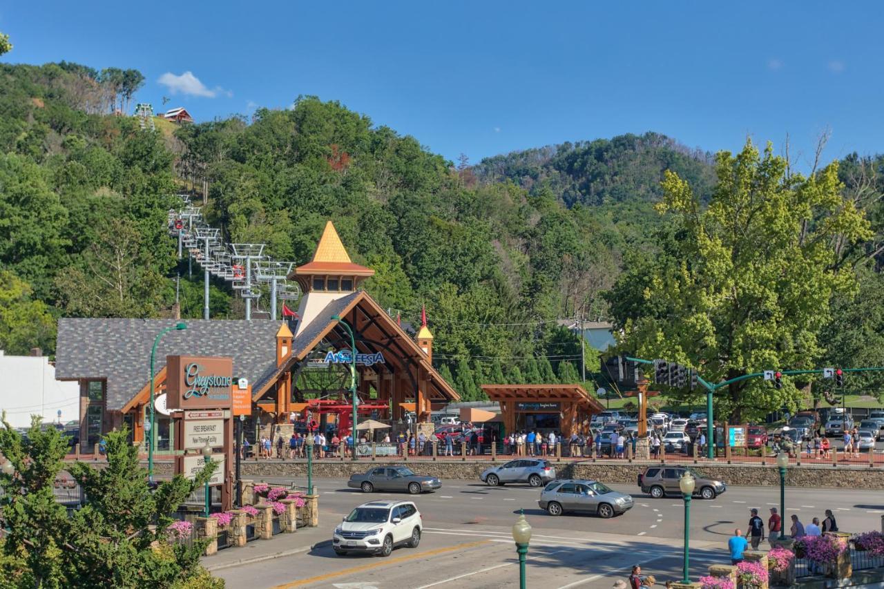 5Bd5B Escape Cabin With 2 Hottubs, Thtr &Game Rm,1Mi To The Parkway! 4Mi To Dollywood - Spring Deal ピジョンフォージ エクステリア 写真